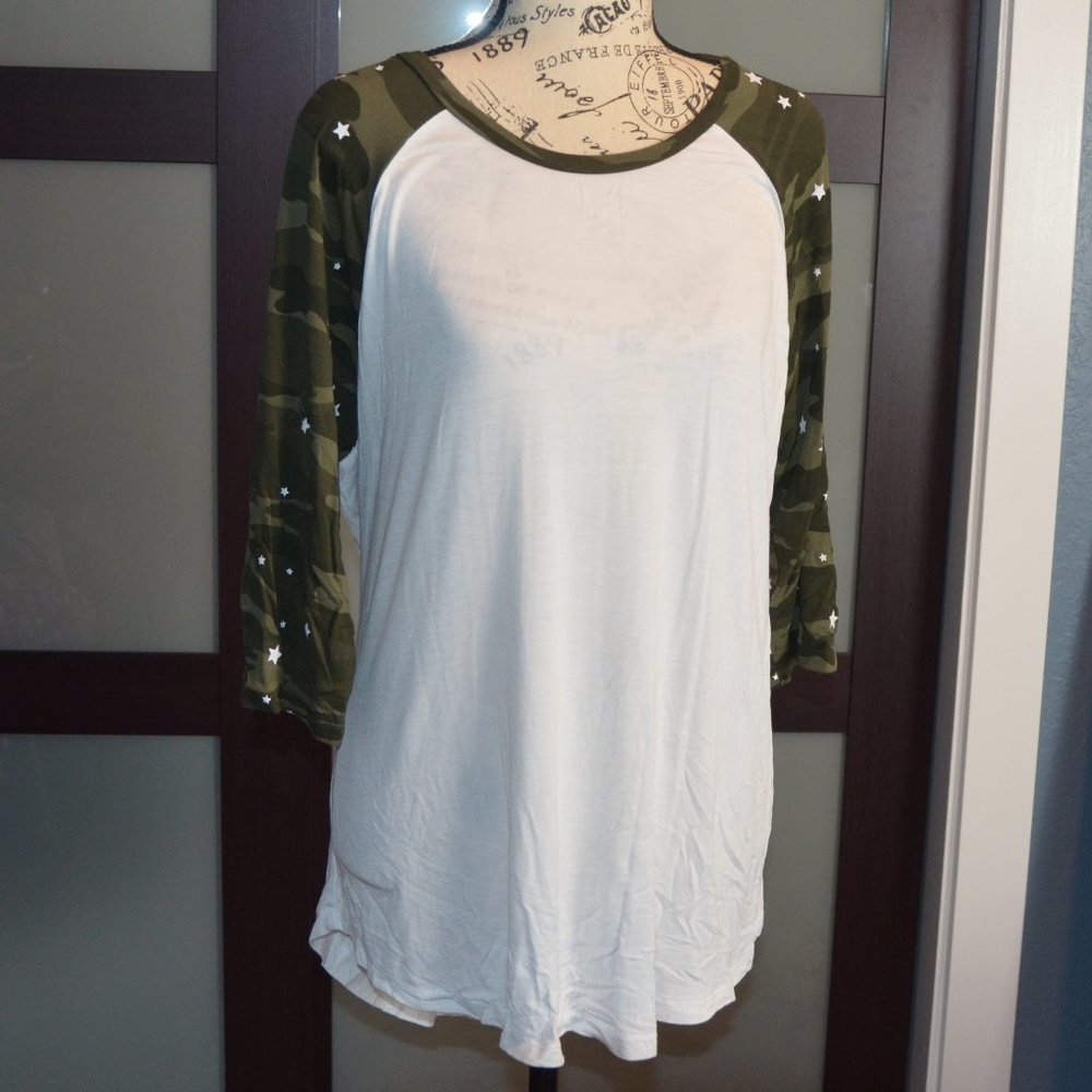 Long sleeve tee shirt